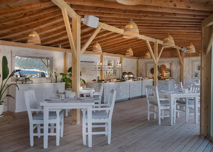 Hotel Peninsula Gardens (adults Only)