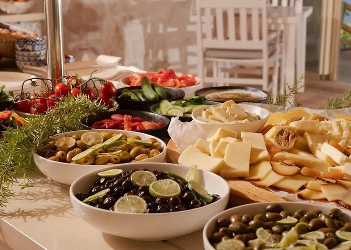 Peninsula Gardens (adults Only) *